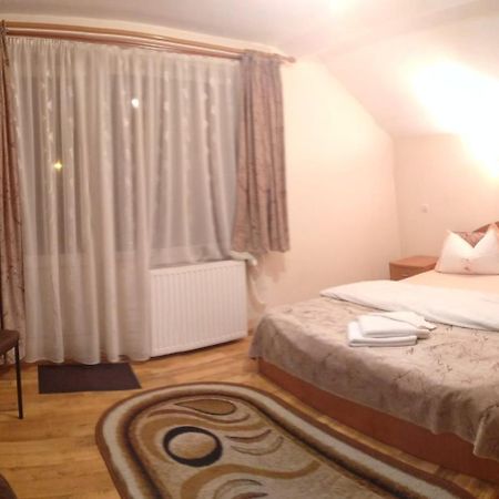Casa Terzea Hotell Rîşnov Eksteriør bilde