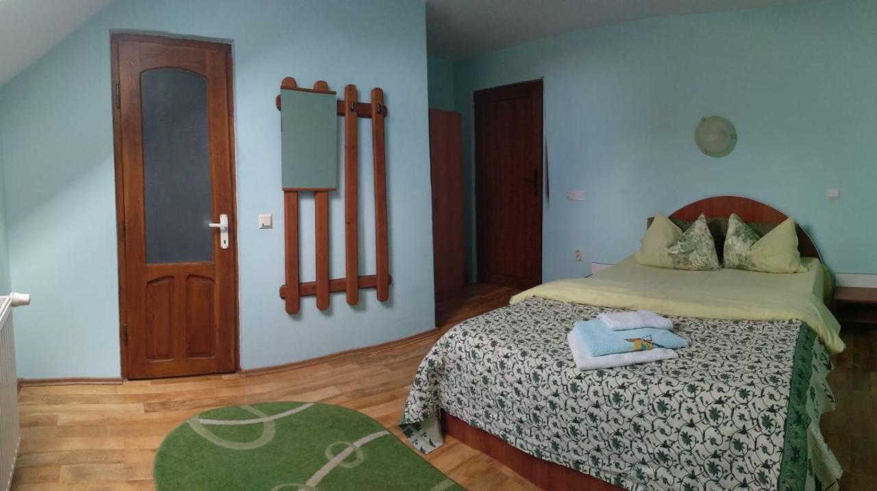 Casa Terzea Hotell Rîşnov Eksteriør bilde